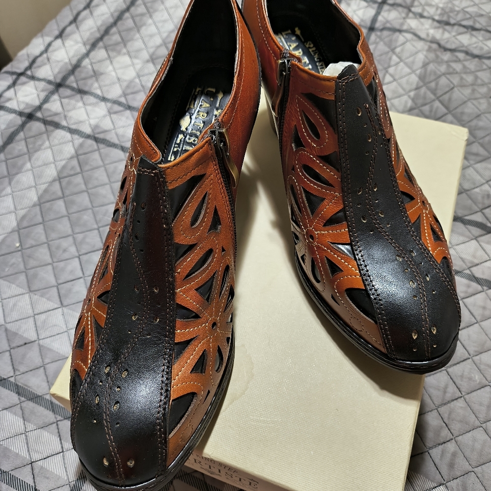 L'ATISTE Brown and Black Women's Loafers